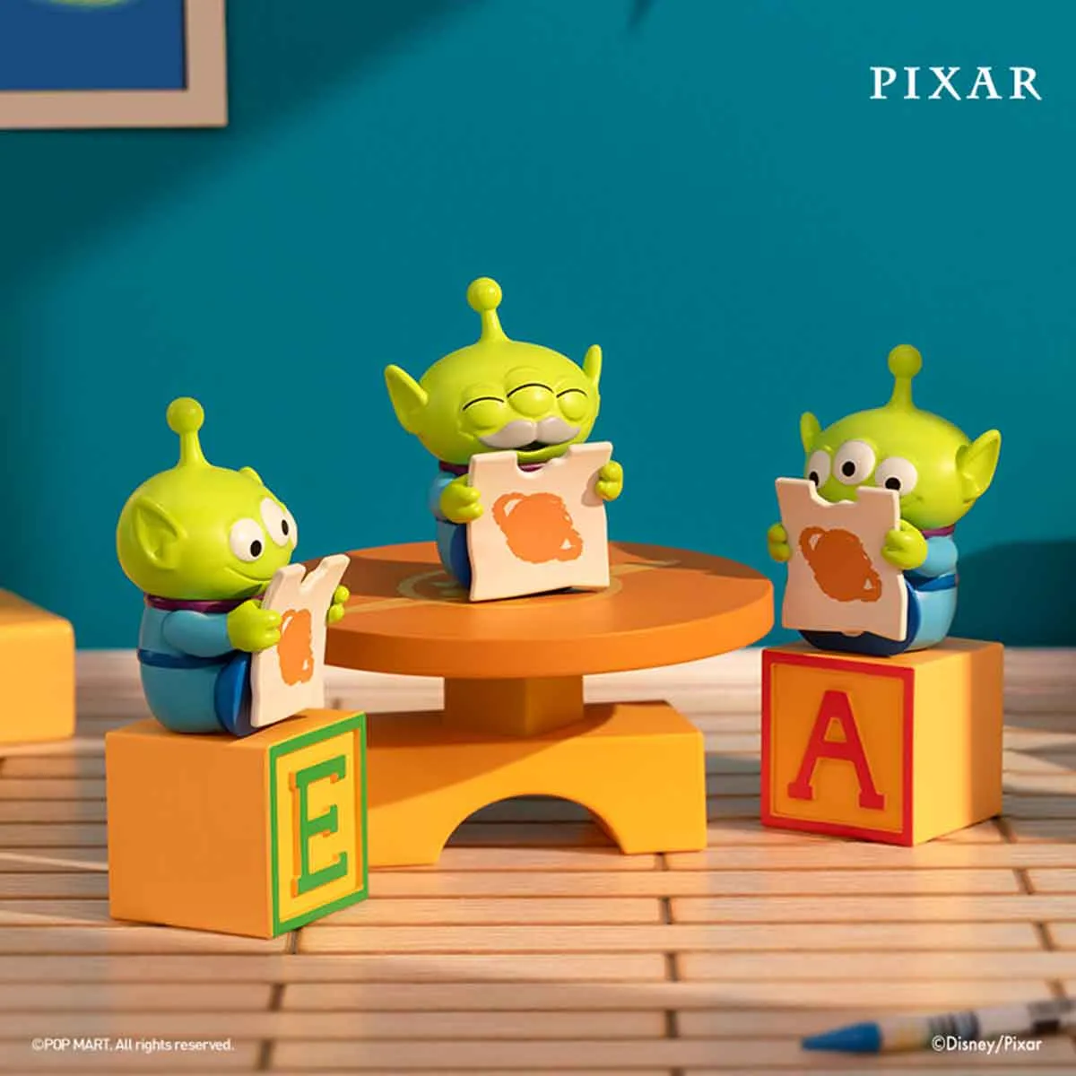 Pixar Alien Party Games Series Scene Sets - Display (8 pcs)
