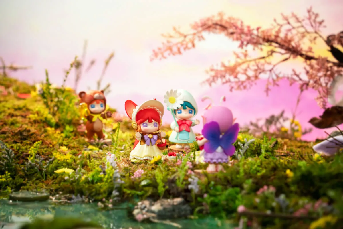 Suri Go For Outing Series Figure Blind Box