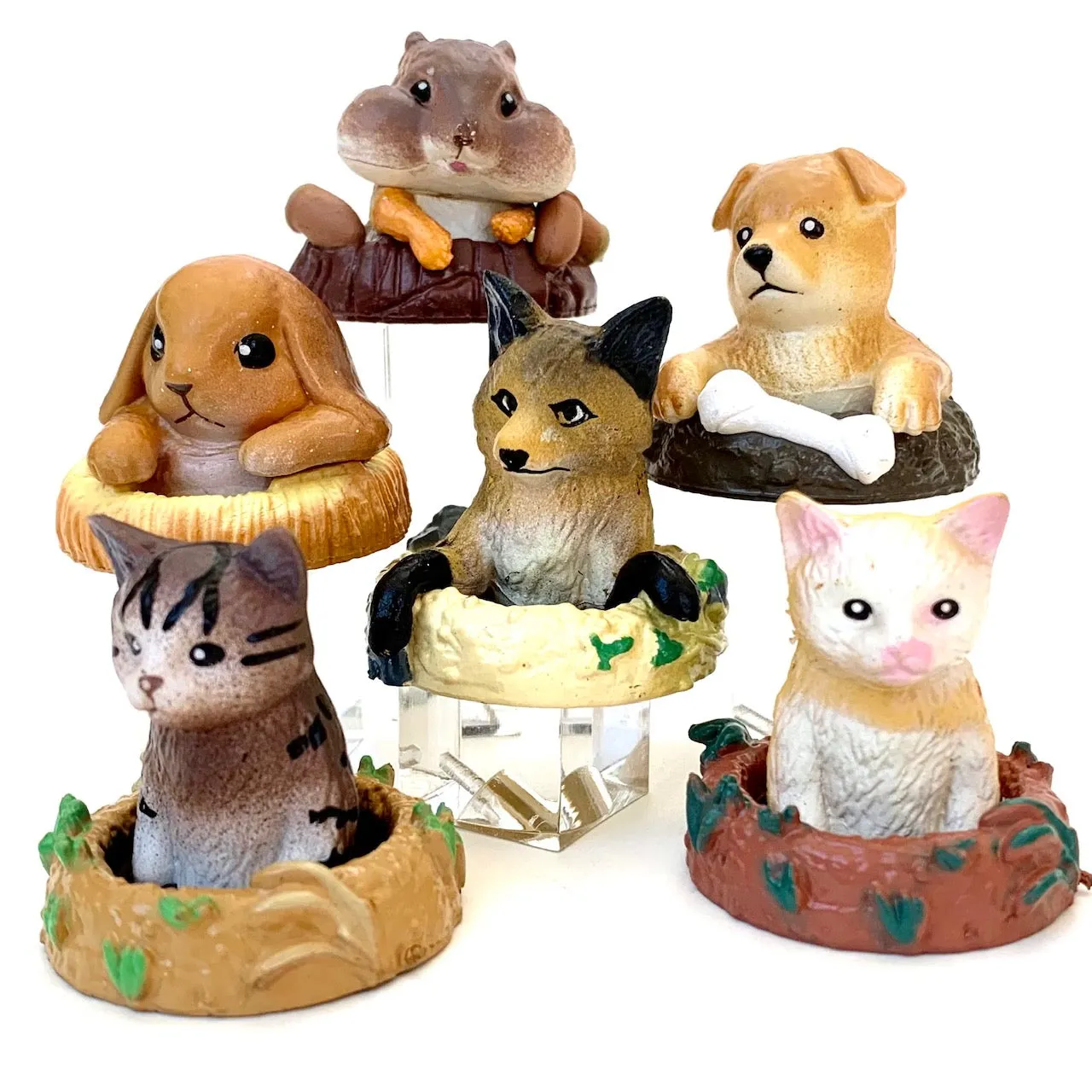 X 70889 ANIMAL HOME FIGURINES-DISCONTINUED